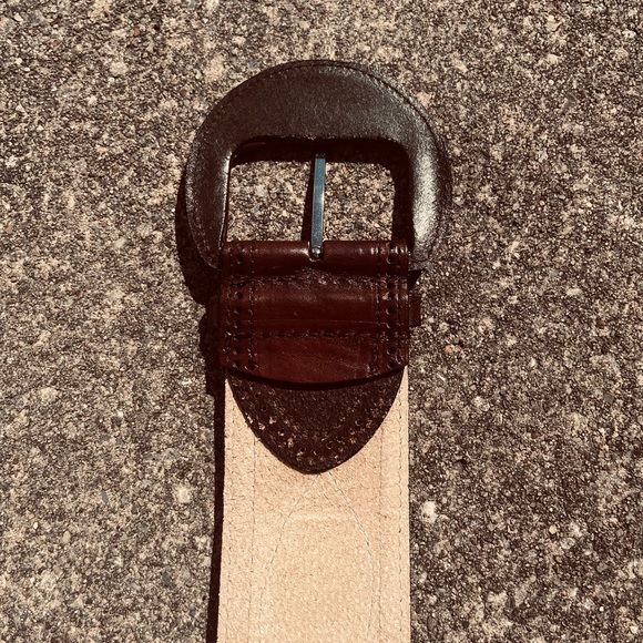 Vintage Brown Leather chunky belt with minimal silver hardware.  Size L - Picture 7 of 11